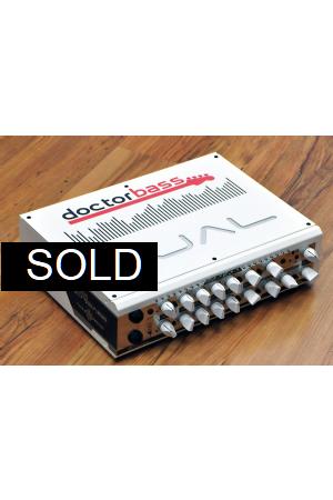 GR BASS Dual 1400 Head Custom White Doctorbass GR BASS Dual 1400 Head Custom White Doctorbass